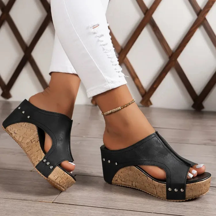 Faith – Elegante Sleehak Sandalen met Rubberen Zool en Gesp