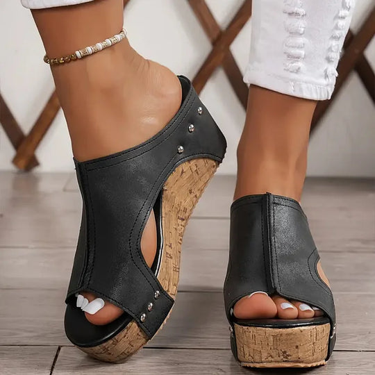 Faith – Elegante Sleehak Sandalen met Rubberen Zool en Gesp