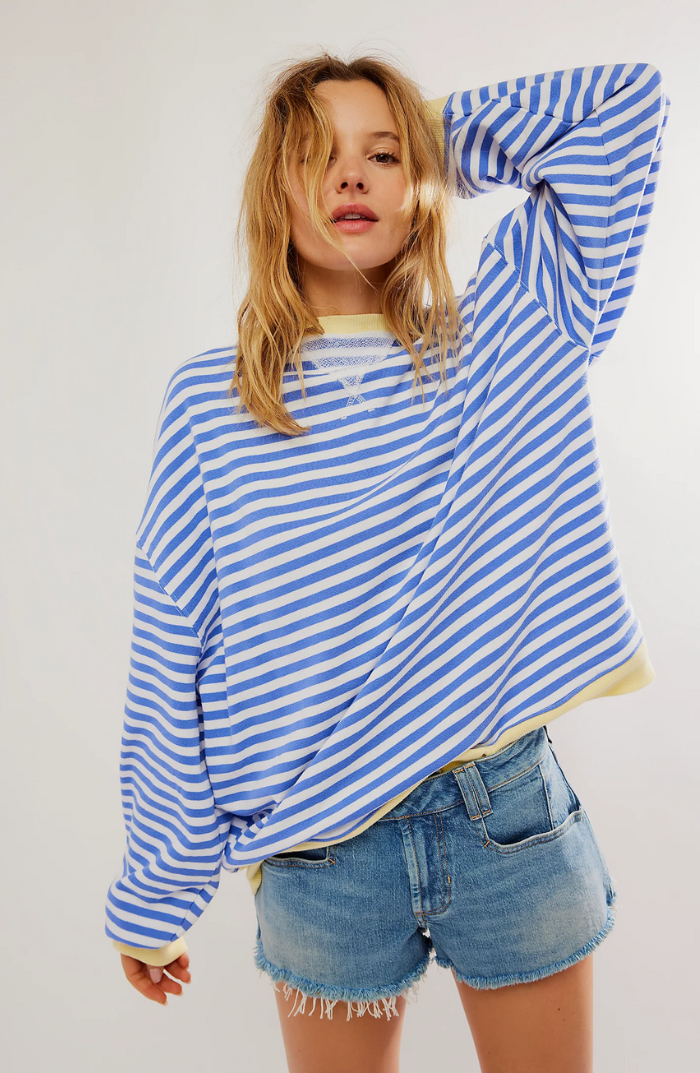 Catje - Oversized Trui met Levendige Strepen