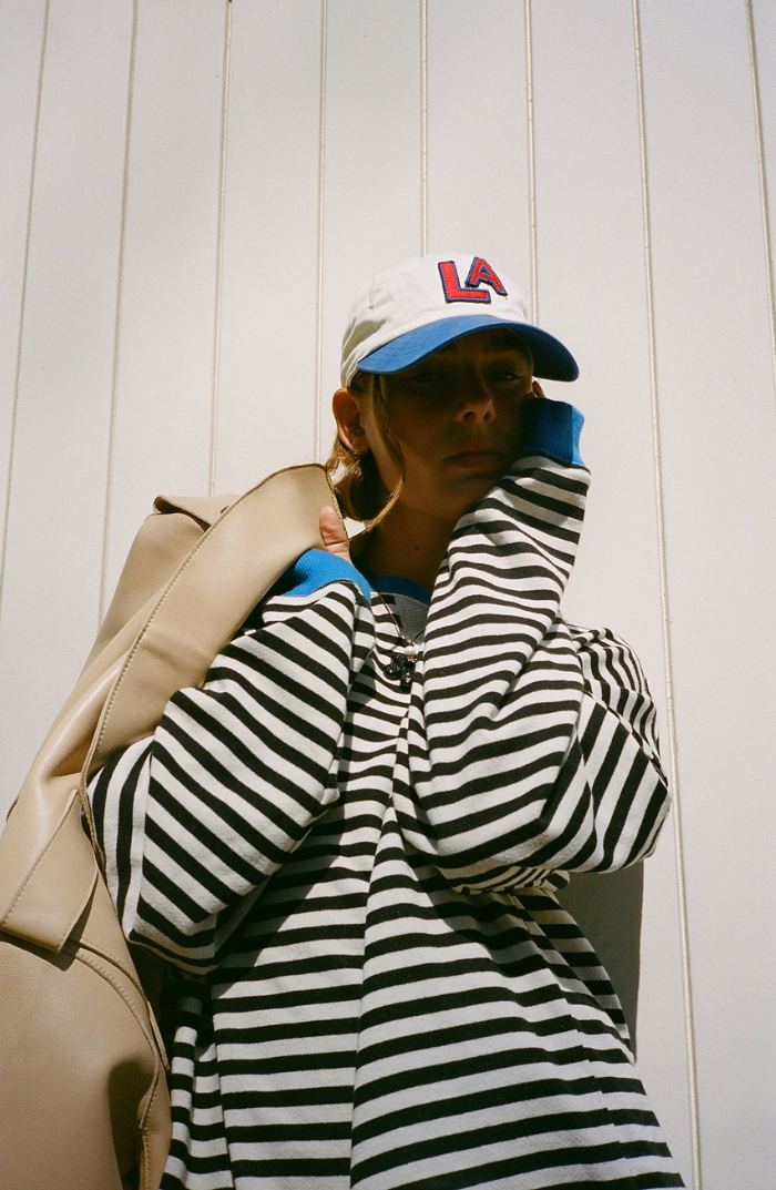 Catje - Oversized Trui met Levendige Strepen