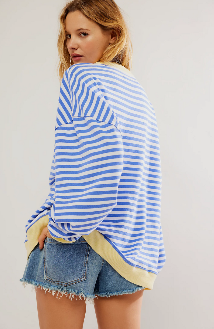 Catje - Oversized Trui met Levendige Strepen