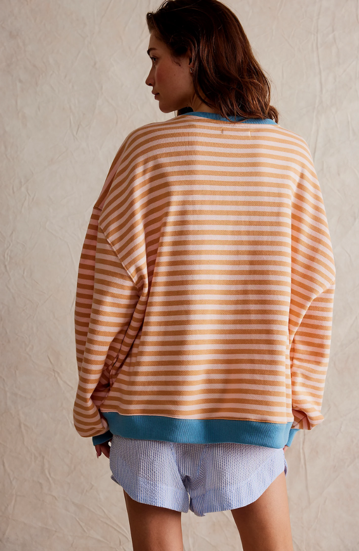 Catje - Oversized Trui met Levendige Strepen