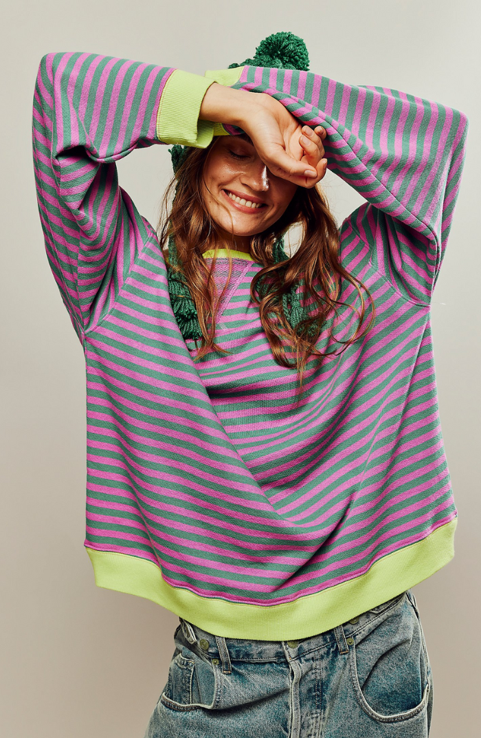 Catje - Oversized Trui met Levendige Strepen