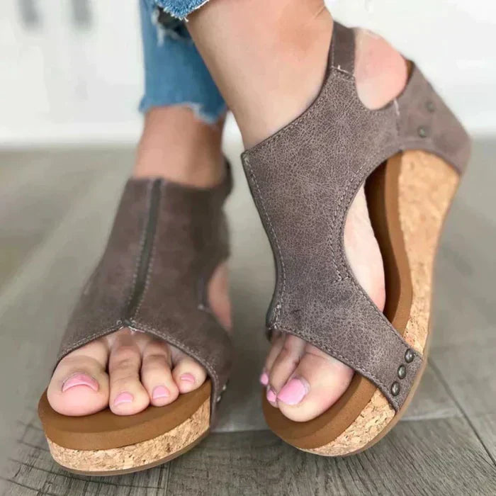 Madeline – Stijlvolle Sleehak Sandalen