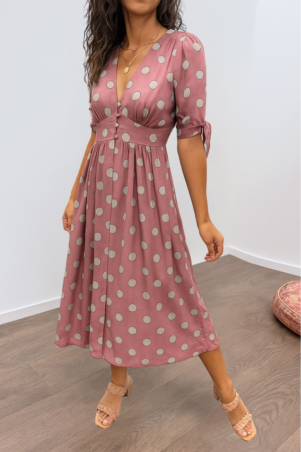 Aleksandra - Polkadot Midi Jurk Met V-Hals