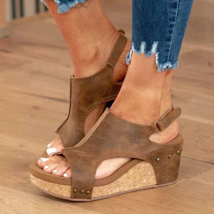 Madeline – Stijlvolle Sleehak Sandalen