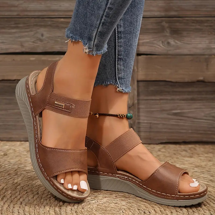 Paige - Comfortabele Sleehak Sandalen met Demping