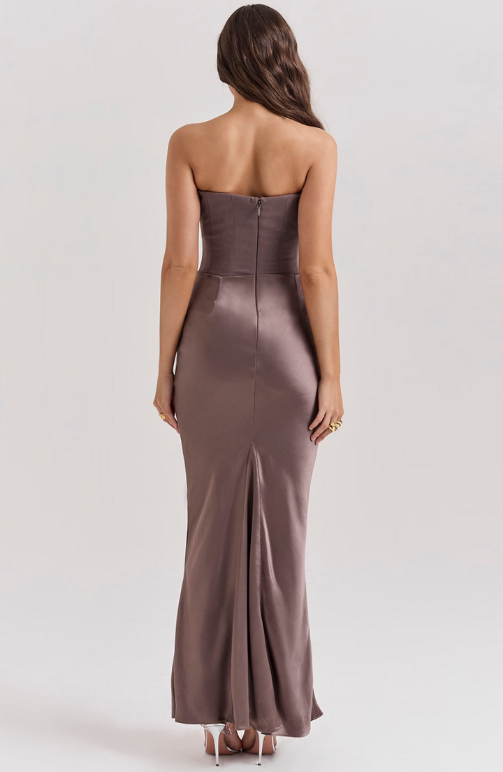 Hera – Elegante Retro Straploze Feestjurk in Effen Kleur